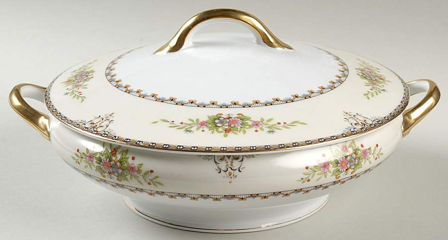Castella Round Covered Vegetable by Noritake-1