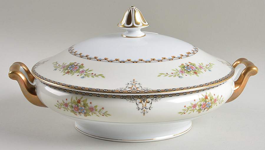 Castella Round Covered Vegetable by Noritake-1