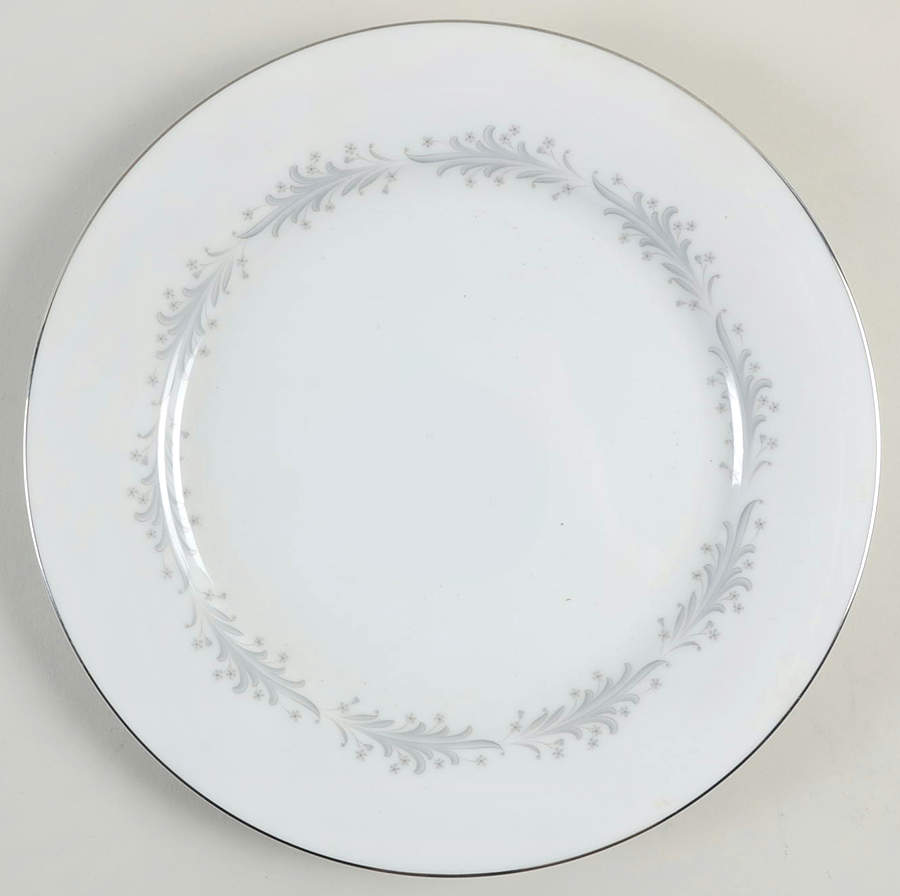 Cavalier Dinner Plate by Noritake-1