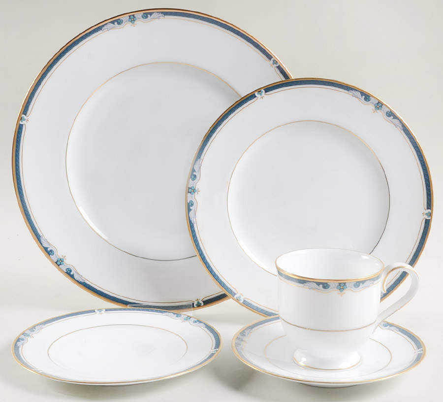 Cafe Versailles 5 Piece Place Setting by Noritake-1
