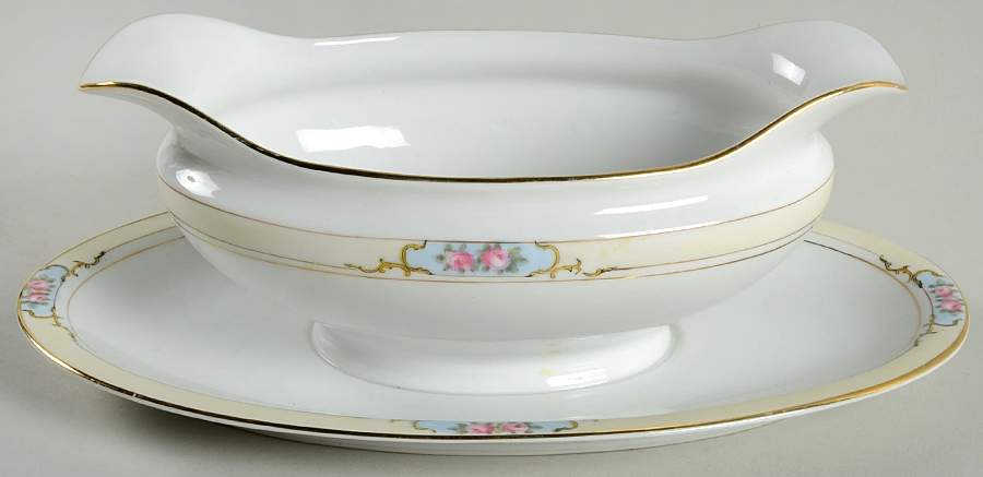 The Celtic Gravy Boat with Attached Underplate by Noritake-1