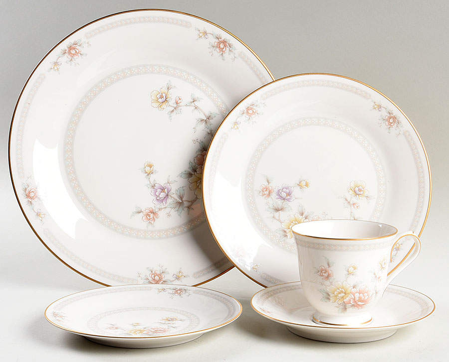 Cervantes 5 Piece Place Setting by Noritake-1