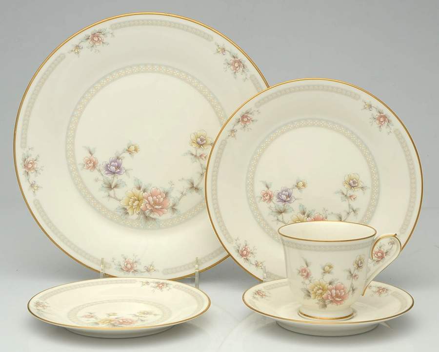 Cervantes 40 Piece Estate Set by Noritake-1