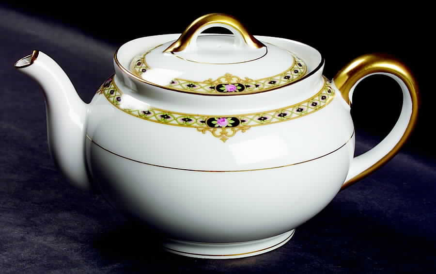 The Ceylon Teapot & Lid by Noritake-1