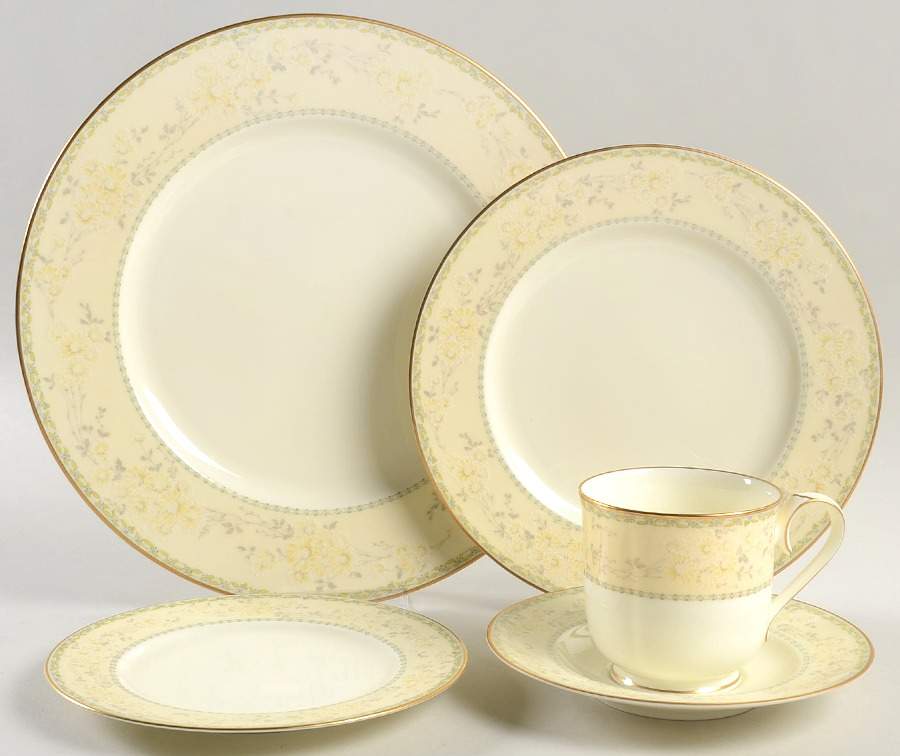 Chalfonte 5 Piece Place Setting by Noritake-1