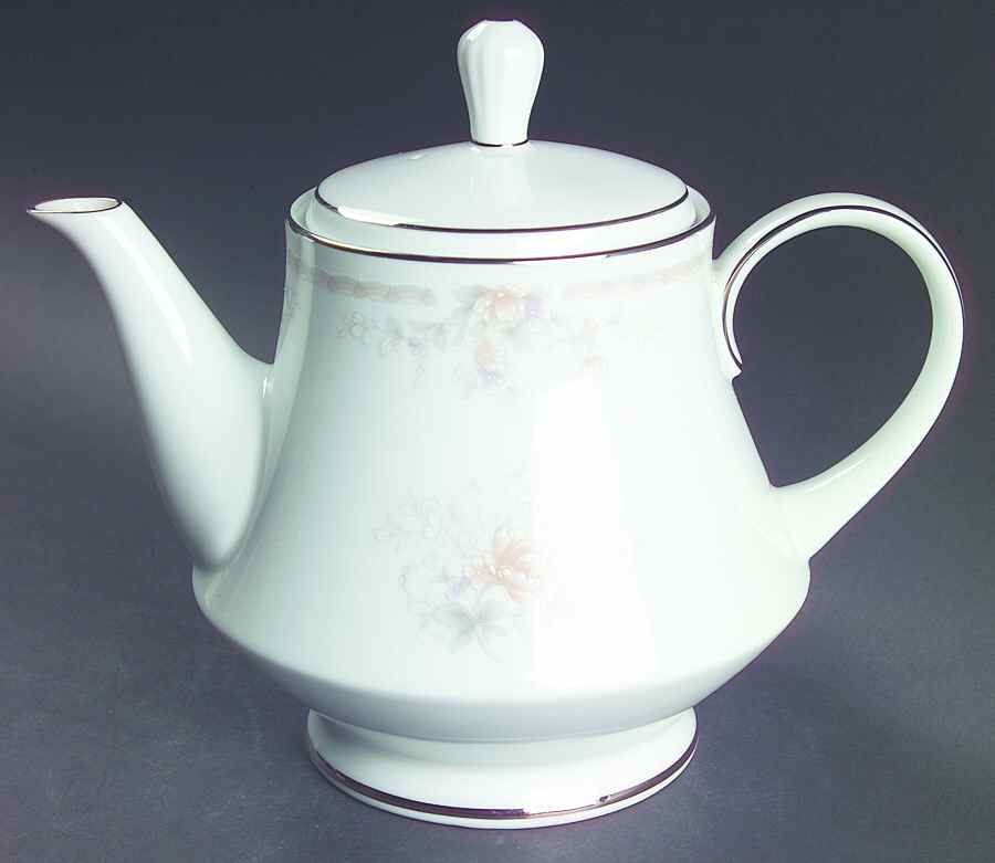 Chambray Teapot & Lid by Noritake-1