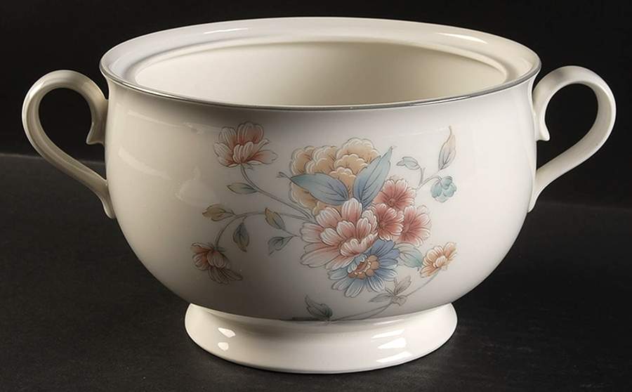 Chanteuse 2 Qt Round Covered Casserole No Lid by Noritake-1