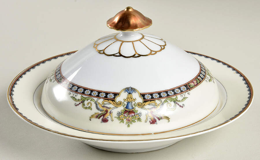 Charmaine Round Covered Butter by Noritake-1