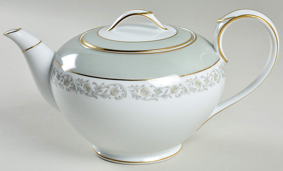 Chartres Teapot & Lid by Noritake-1