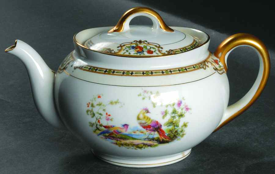 Chelsea Mini Teapot & Lid by Noritake-1