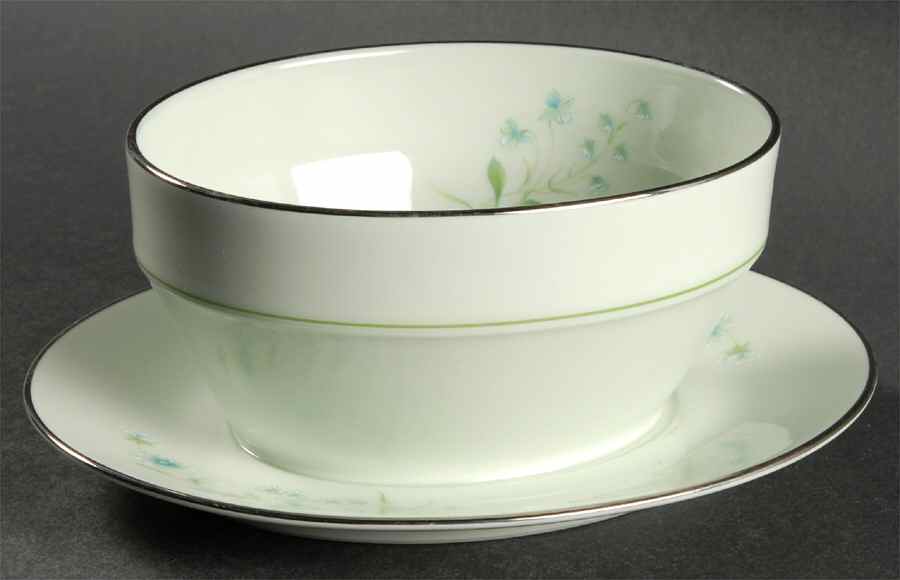 Cherish Gravy Boat with Attached Underplate by Noritake-1