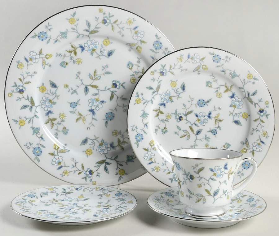 Chintz 5 Piece Place Setting by Noritake-1