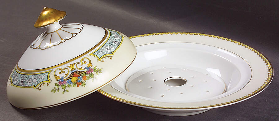 Chine Blue Round Covered Butter by Noritake-1