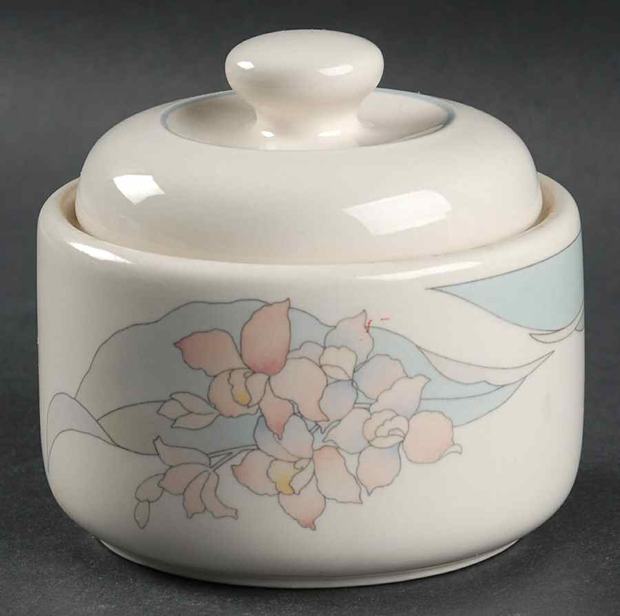 Christy's World Sugar Bowl & Lid by Noritake-1