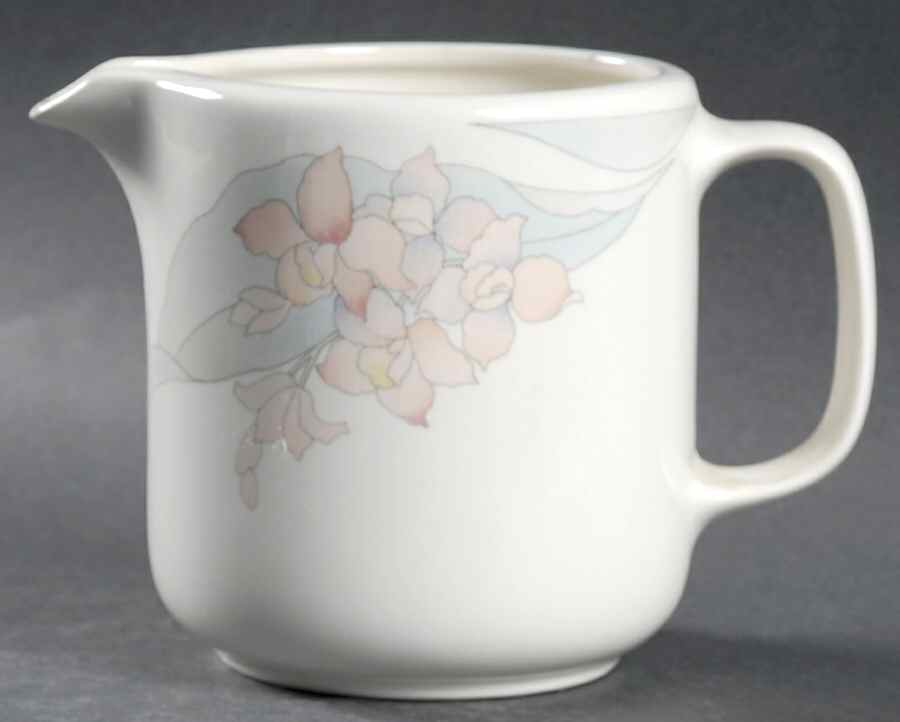 Christy's World Large Gravy Boat/Pitcher by Noritake-1