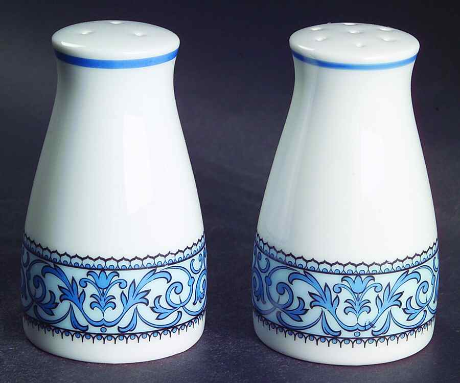 Cielito Lindo Salt & Pepper Set by Noritake-1