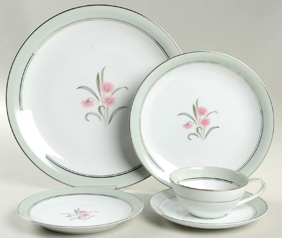 Clarabell 5 Piece Place Setting by Noritake-1
