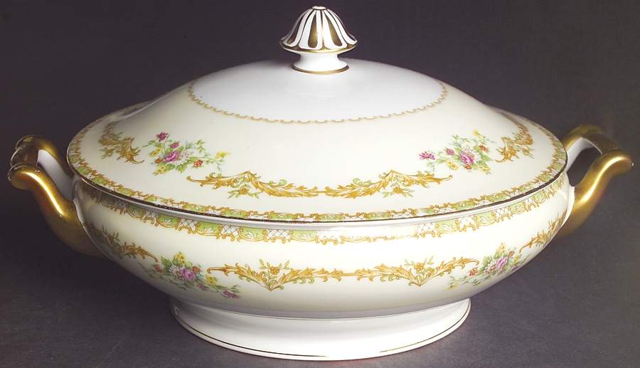 Claudia Round Covered Vegetable by Noritake-1