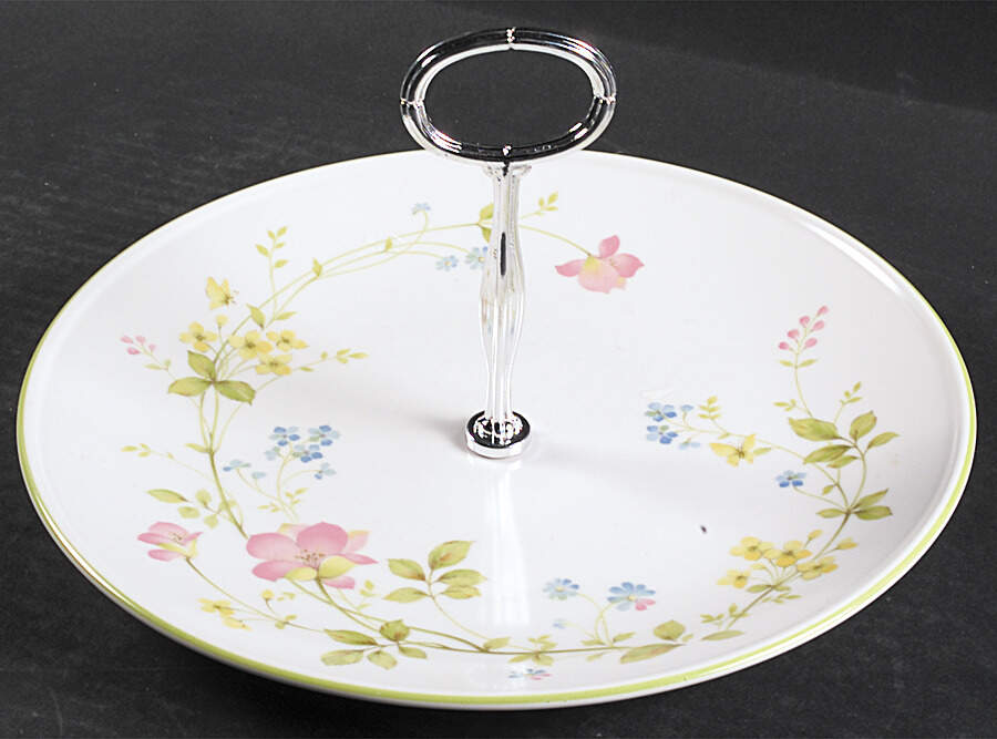 Clear Day Round Serving Plate with Center Handle (Dp) Hc by Noritake-1