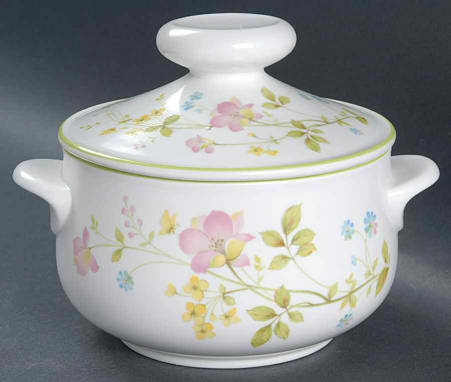 Clear Day 1.25 Qt Round Covered Casserole by Noritake-1