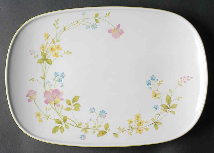 Clear Day 13" Oval Serving Platter by Noritake-1