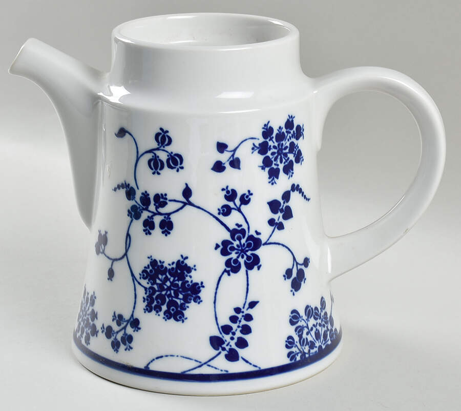 Clinging Vine Tea/Coffee Pot No Lid by Noritake-1