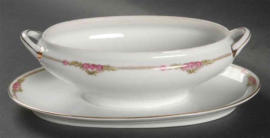 Coburg Gravy Boat w/Attached Underplate & Lid by Noritake-1