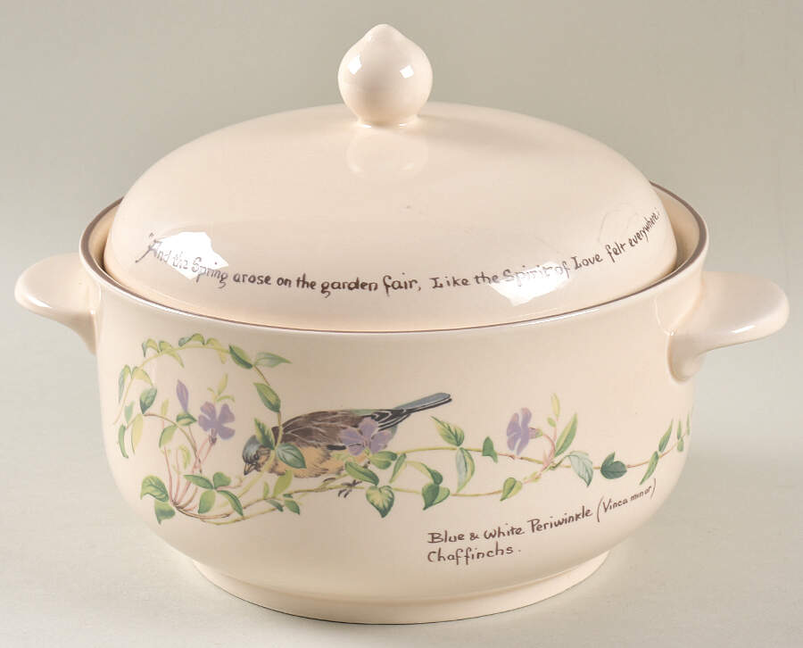 Country Diary Edwardian Lady 2 Qt Round Covered Casserole by Noritake-1