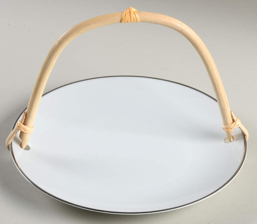 Colony 5 3/8"-5 5/8" Bamboo Handled Serving Plate  HC by Noritake-1