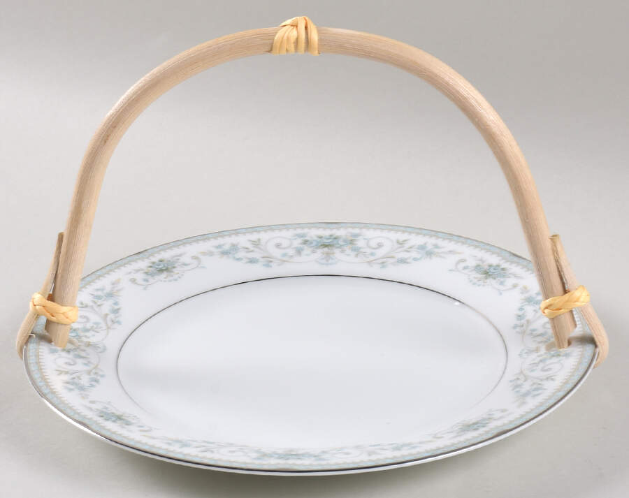 Colburn 5 3/8"-5 5/8" Bamboo Handled Serving Plate  HC by Noritake-1