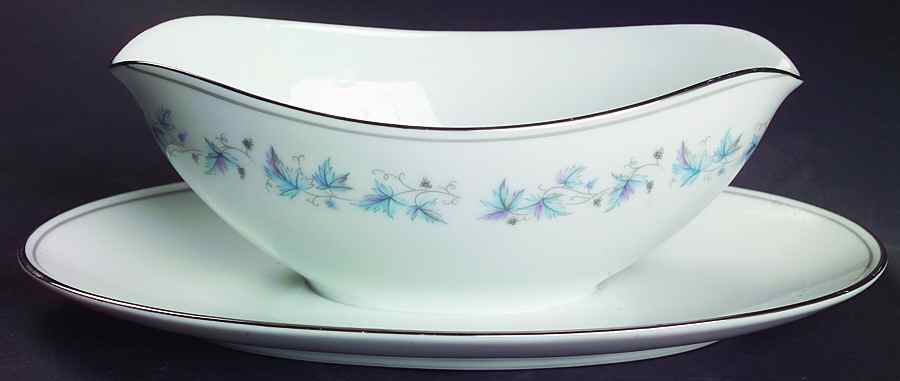 Concord (Platinum Trim) Gravy Boat with Attached Underplate by Noritake-1