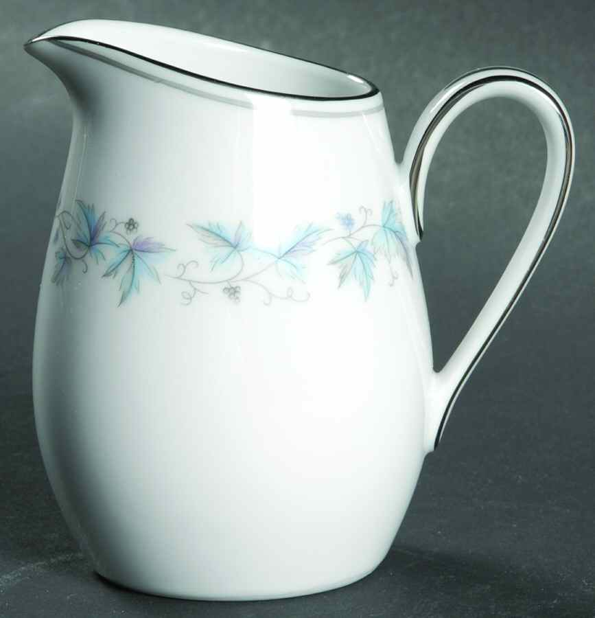 Concord (Platinum Trim) Mini Creamer by Noritake-1