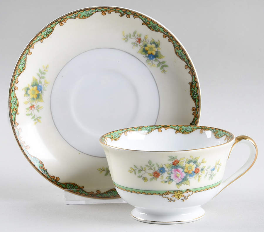 Condoro Footed Cup & Saucer Set by Noritake-1