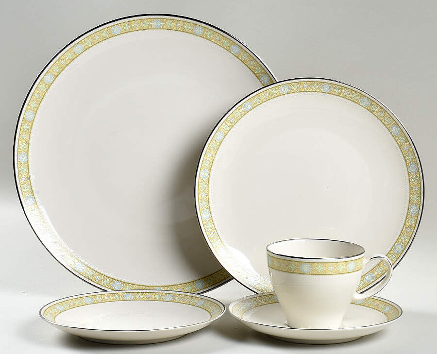 Connie 5 Piece Place Setting by Noritake-1