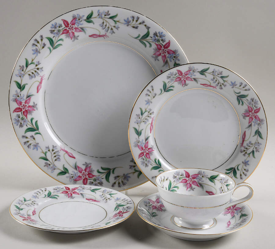 Constance 5 Piece Place Setting by Noritake-1