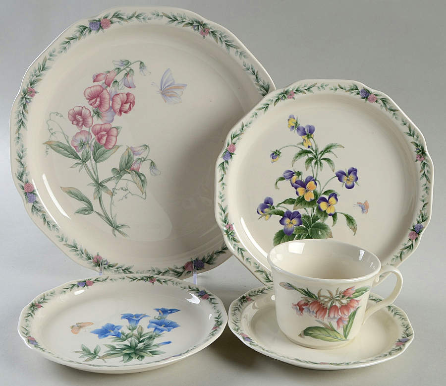 Conservatory 40 Piece Estate Set by Noritake-1