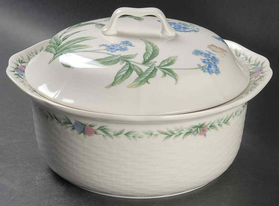 Conservatory 2qt Round Covered Casserole (Uses the Rv9s As Base by Noritake-1