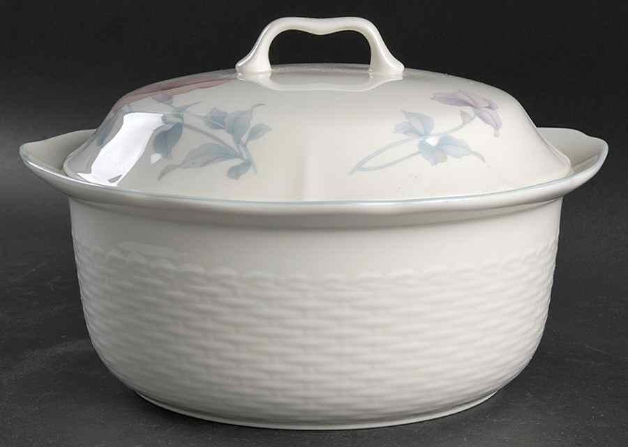 Coram 2qt Round Covered Casserole (Uses the Rv9s As Base by Noritake-1