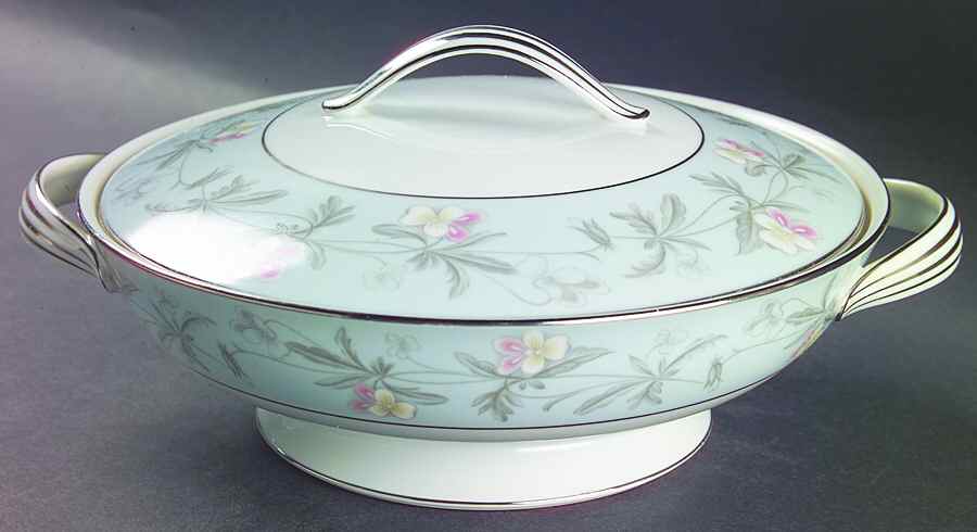 Corinne Round Covered Vegetable by Noritake-1