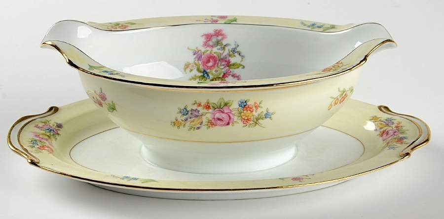 Corsage (4019) Gravy Boat with Attached Underplate by Noritake-1