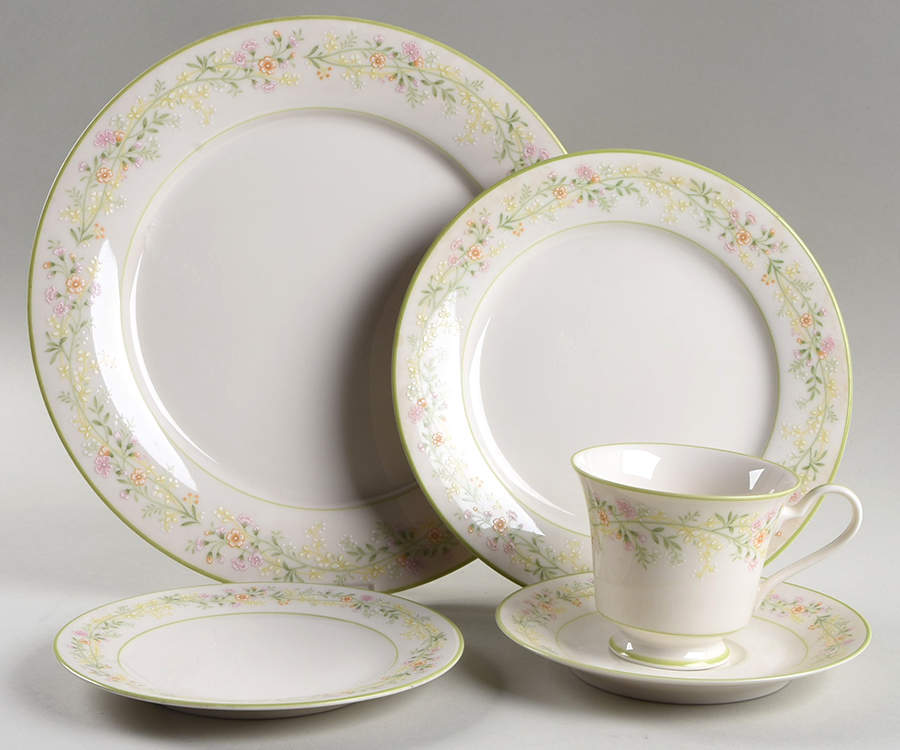 Cortege 5 Piece Place Setting by Noritake-1