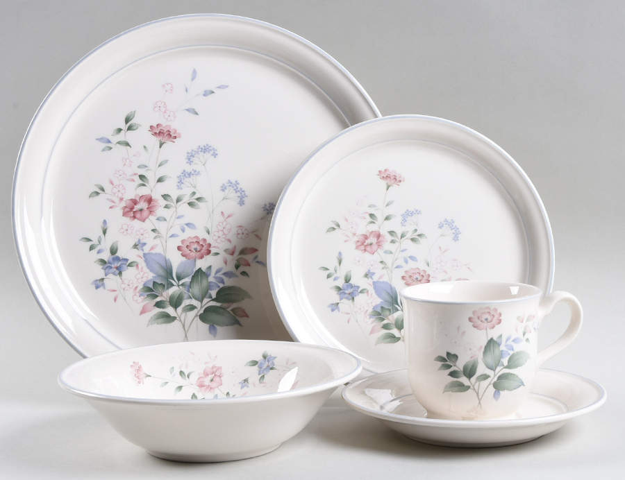 Cortland 5 Piece Place Setting by Noritake-1