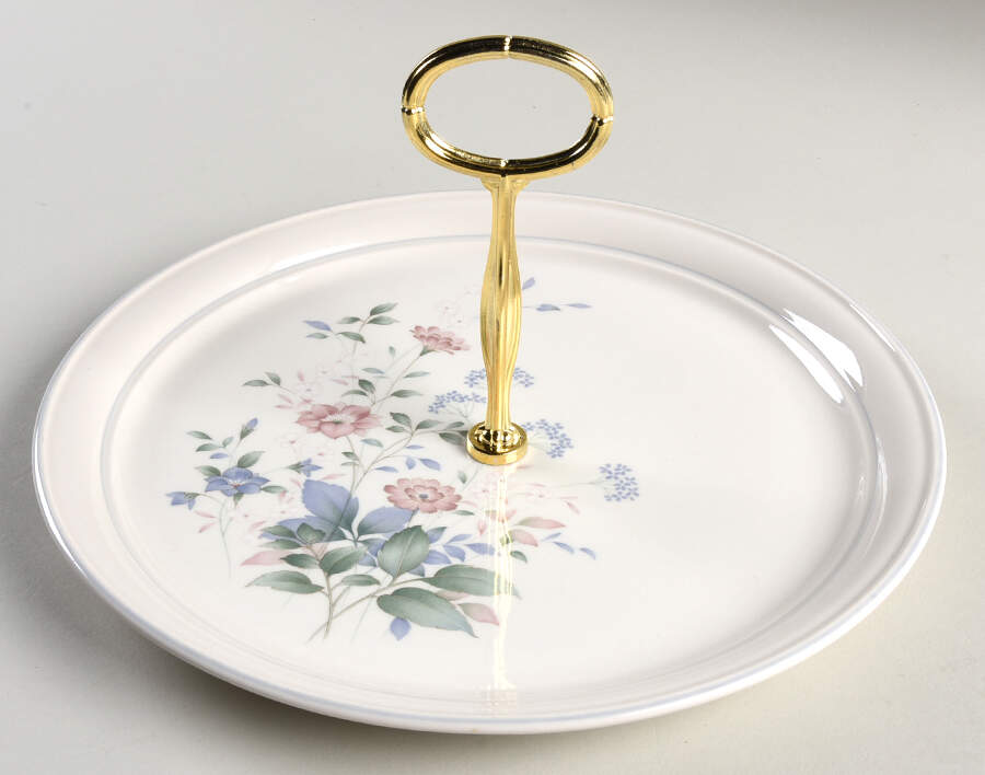 Cortland Round Serving Plate with Center Handle (Dp) Hc by Noritake-1
