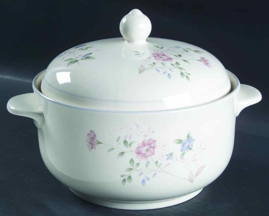 Cortland 2 Qt Round Covered Casserole by Noritake-1