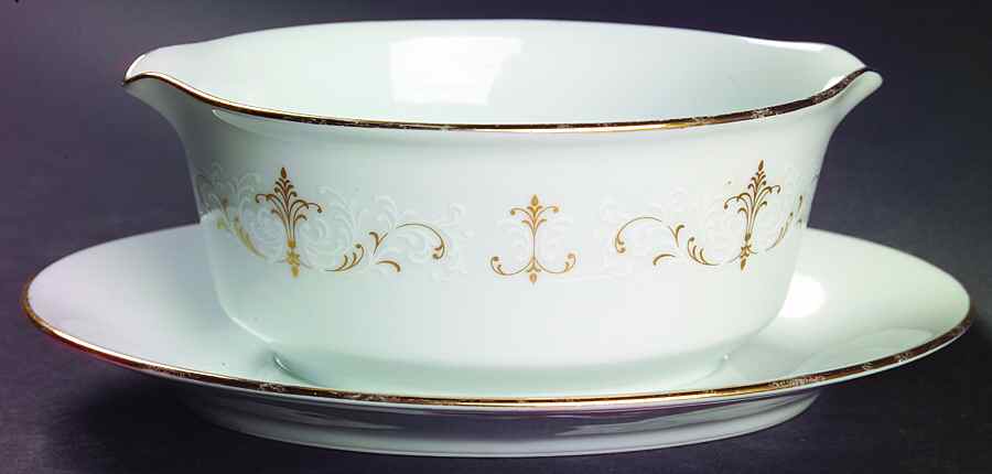 Courtney Gravy Boat with Attached Underplate by Noritake-1
