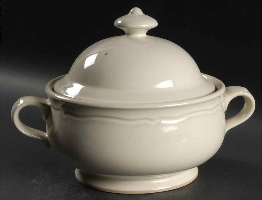 Country White 2 Qt Round Covered Casserole by Noritake-1