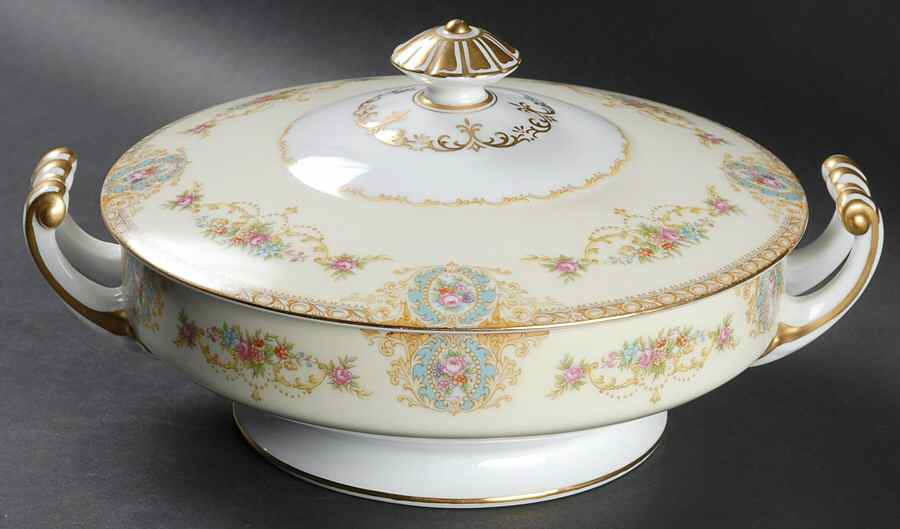 Coypel Round Covered Vegetable by Noritake-1