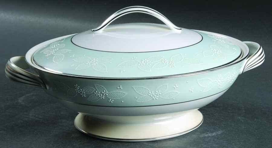 Cranbrook Round Covered Vegetable by Noritake-1