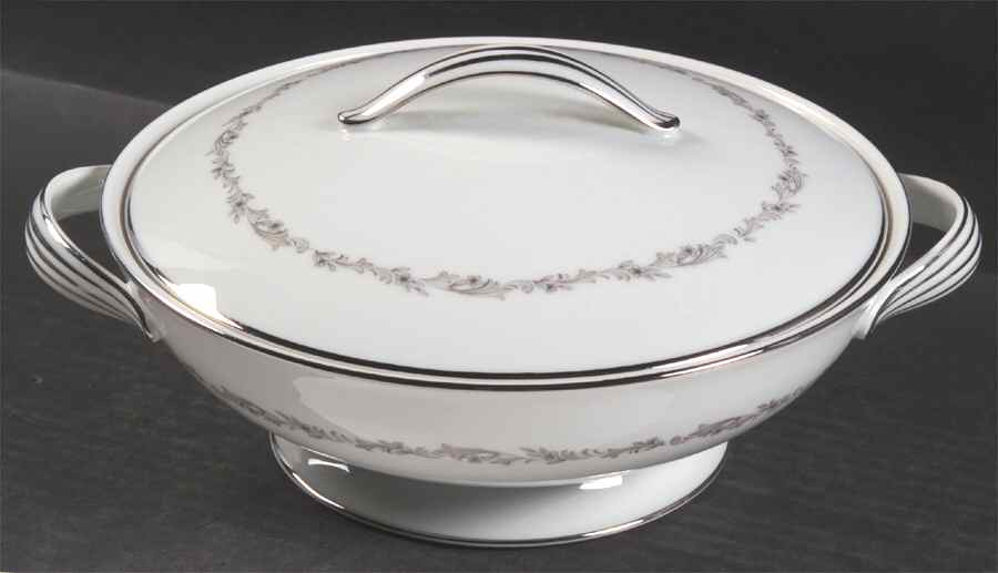 Crestmont Round Covered Vegetable by Noritake-1