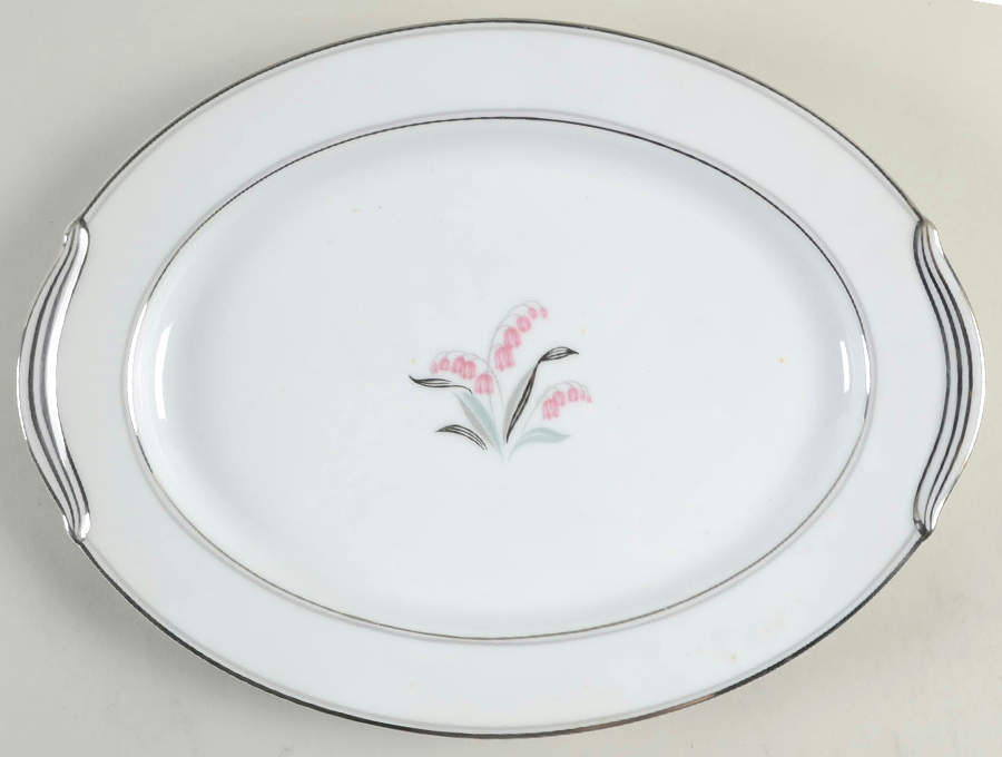 Crest 13" Oval Serving Platter by Noritake-1